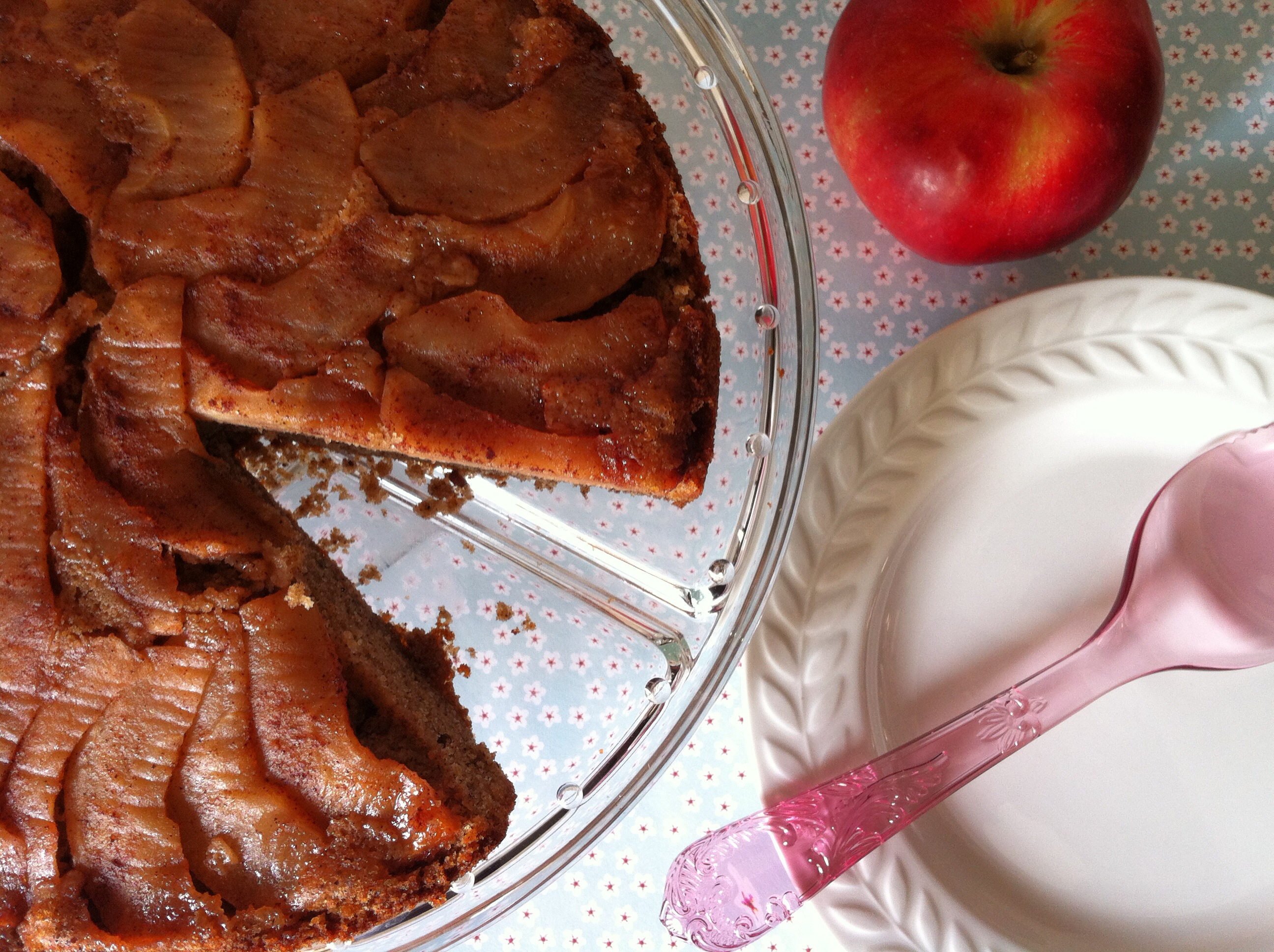 Gluten free apple cinnamon pecan olive oil cake