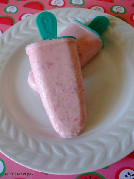 Gluten Free Strawberry Banana Frozen Yogurt Pops