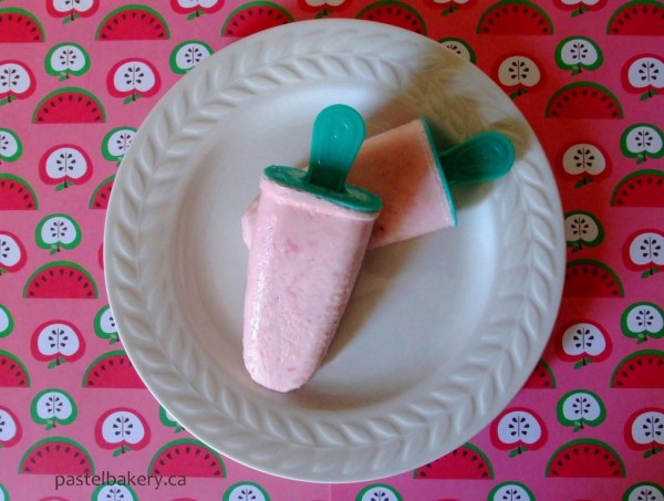 Gluten Free Strawberry Banana Frozen Yogurt Pops